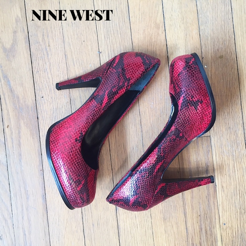 🚫SOLD 🚫 Nine West Pixie Girl Red Snakeskin Pumps